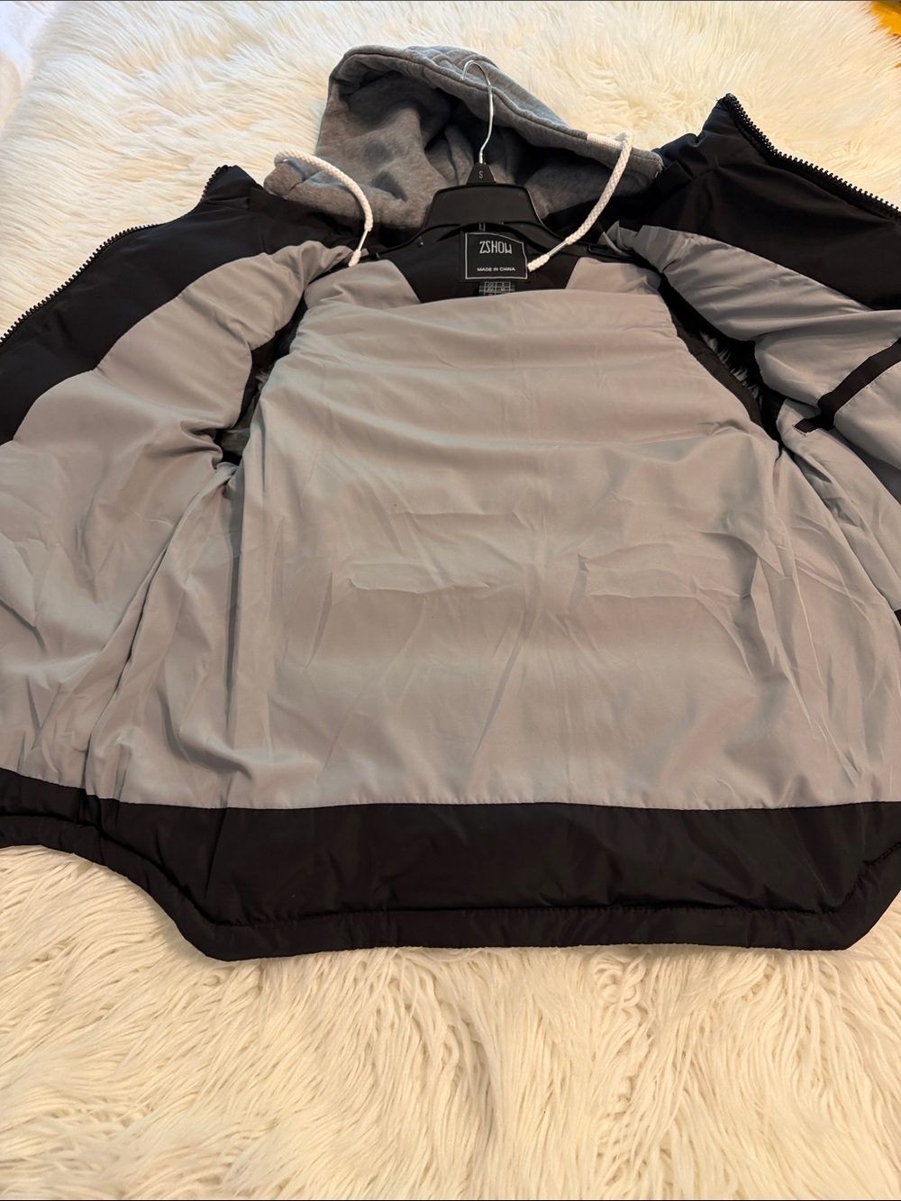 ZSHOW Black Quilted Puffer Vest with Grey Hood size S brand new length 25” - Picture 7 of 10